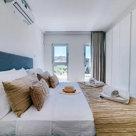 Emerald Suites Luxury Апартаменты
