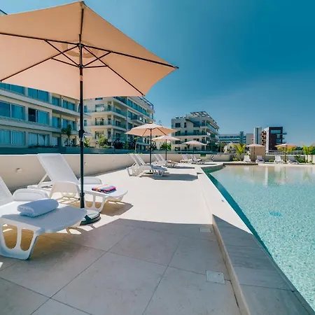 Emerald Suites Luxury Apartamento *
