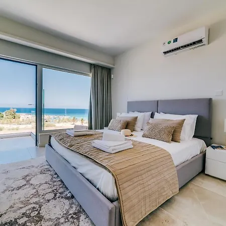 Emerald Suites Luxury *
